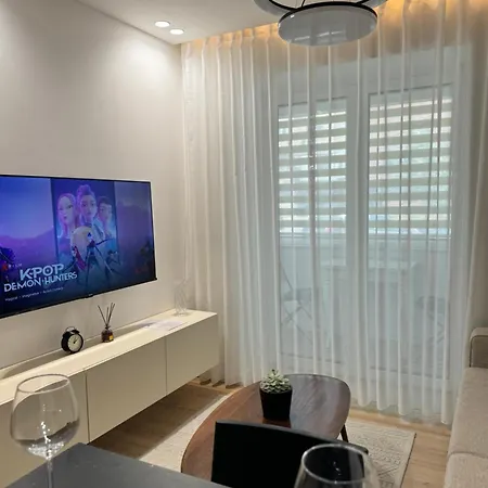Loha Luxury 2 公寓 地拉那
