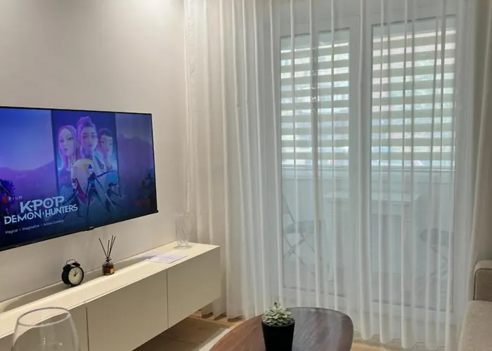 Loha Luxury 2 公寓 地拉那