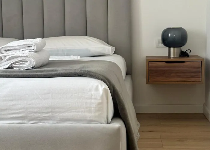 Loha Luxury 2 ティラナ